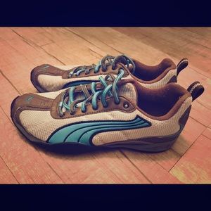 Pumas Blue and Gray 6.5